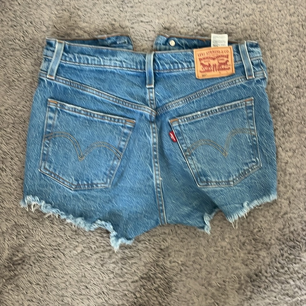 Levi’s Medium Wash 501s - Picture 4 of 4
